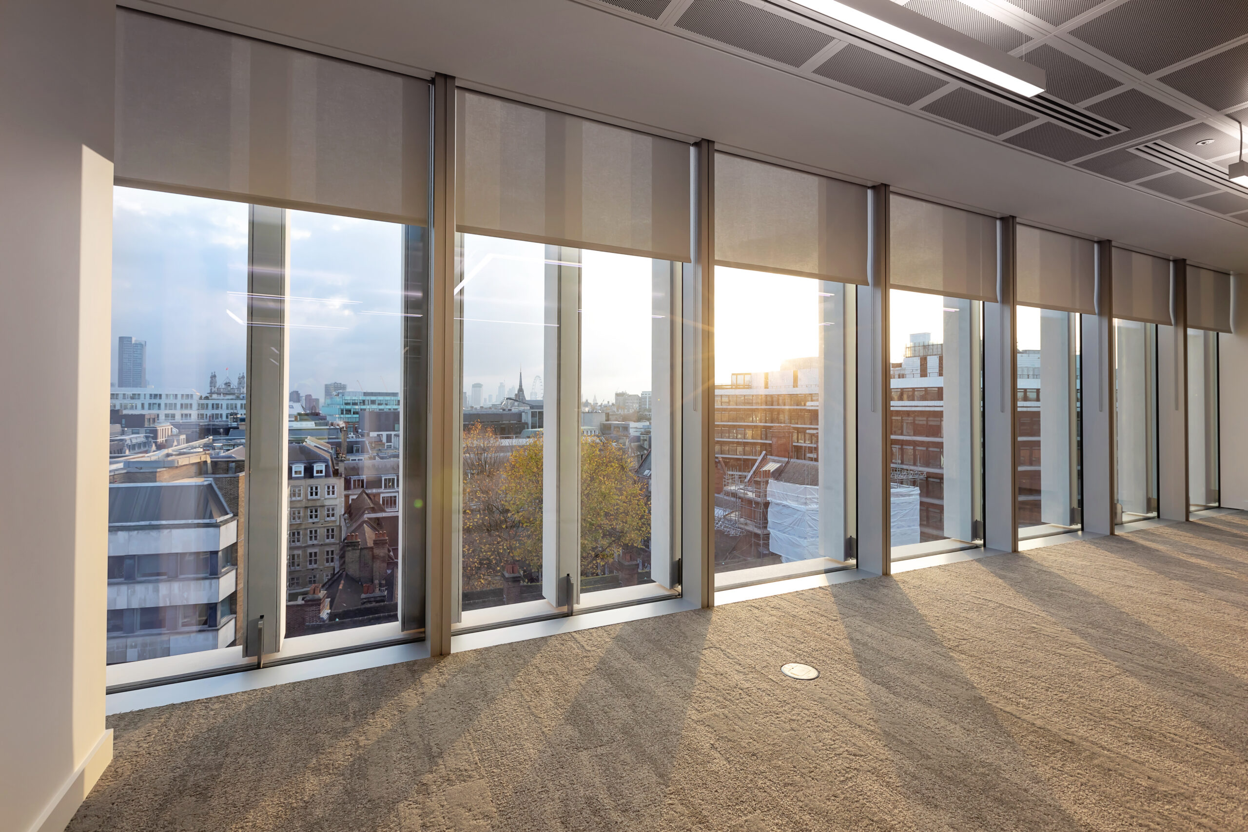 Manual vs Automated Shading Systems: How do They Compare? - Waverley